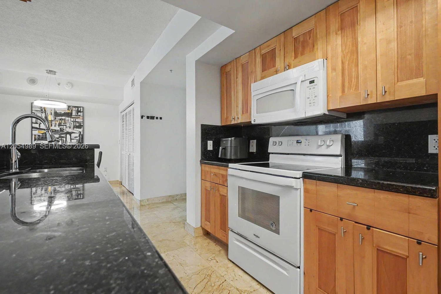 5085 NW 7th St # 906, Miami, FL 33126 photo 4