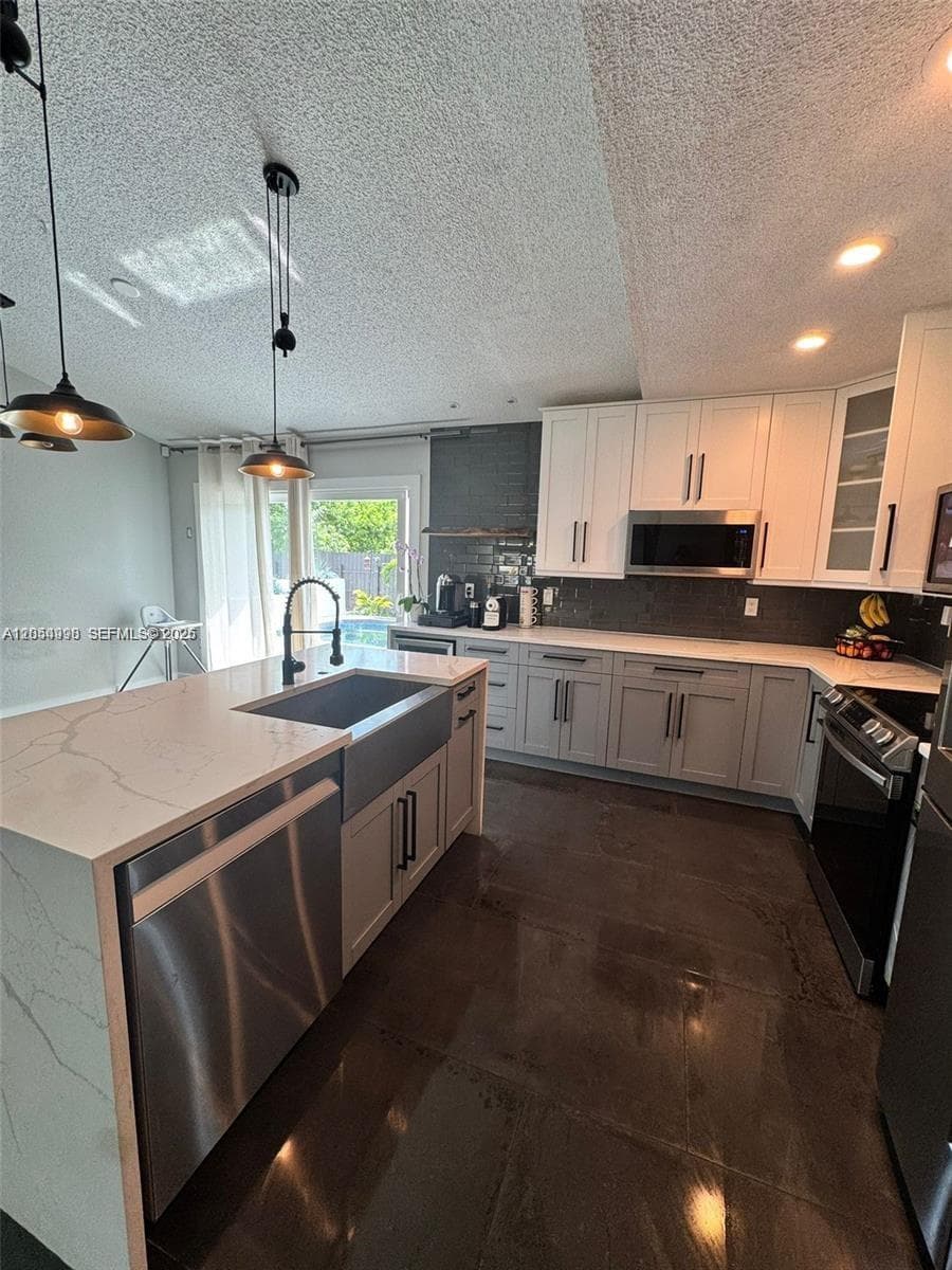 3415 55th Dr E, Bradenton, FL 34203 photo 2