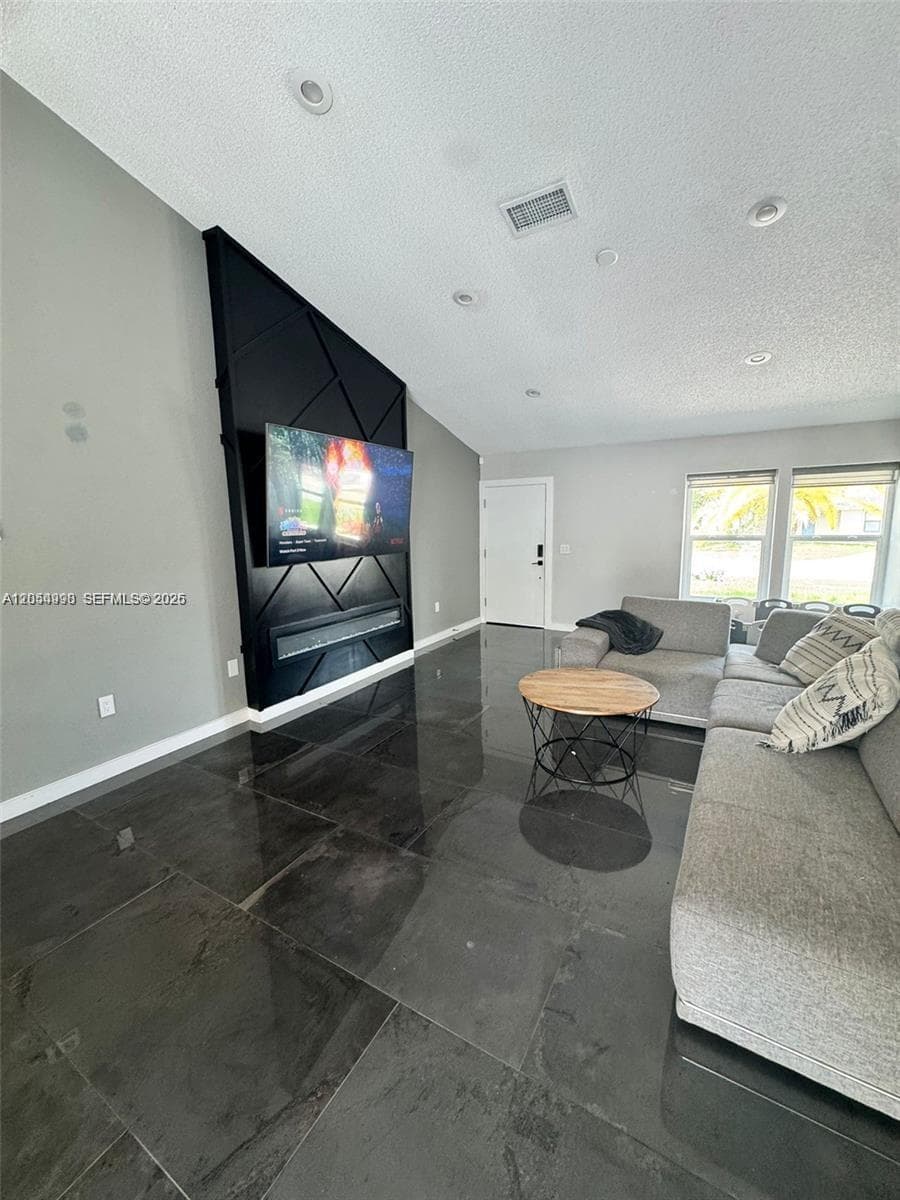 3415 55th Dr E, Bradenton, FL 34203 photo 3