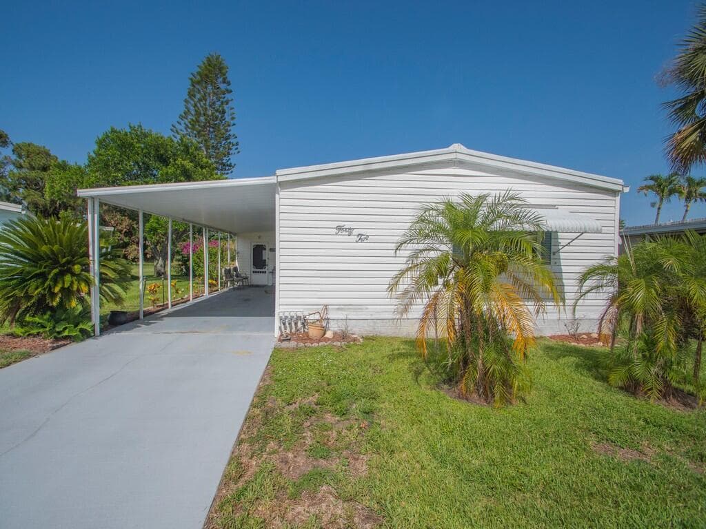 42 Village Lane, Jensen Beach, FL 34957 photo 3
