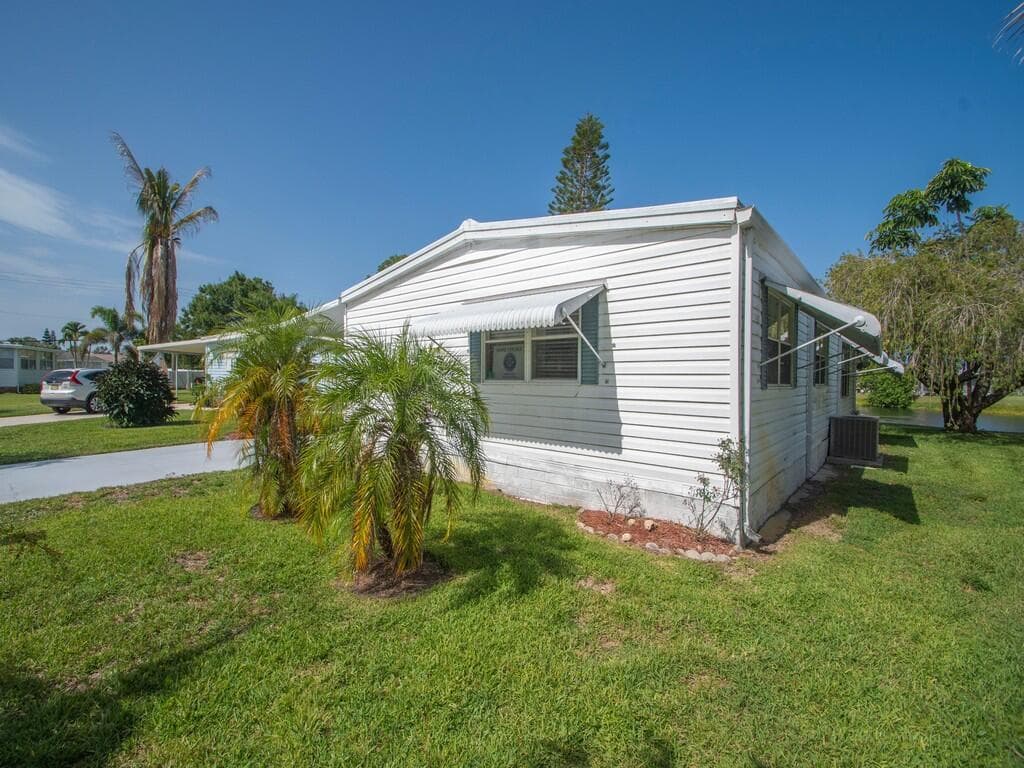 42 Village Lane, Jensen Beach, FL 34957 photo 4
