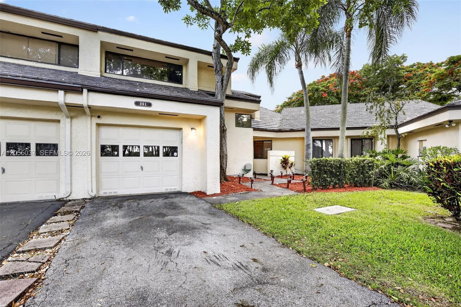 381 NW 94th Ter, Plantation, FL 33324 photo 2