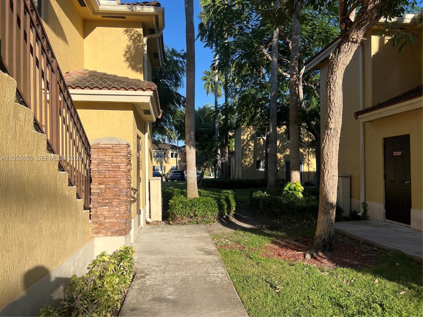 985 NE 33rd Ter # 104, Homestead, FL 33033 photo 2
