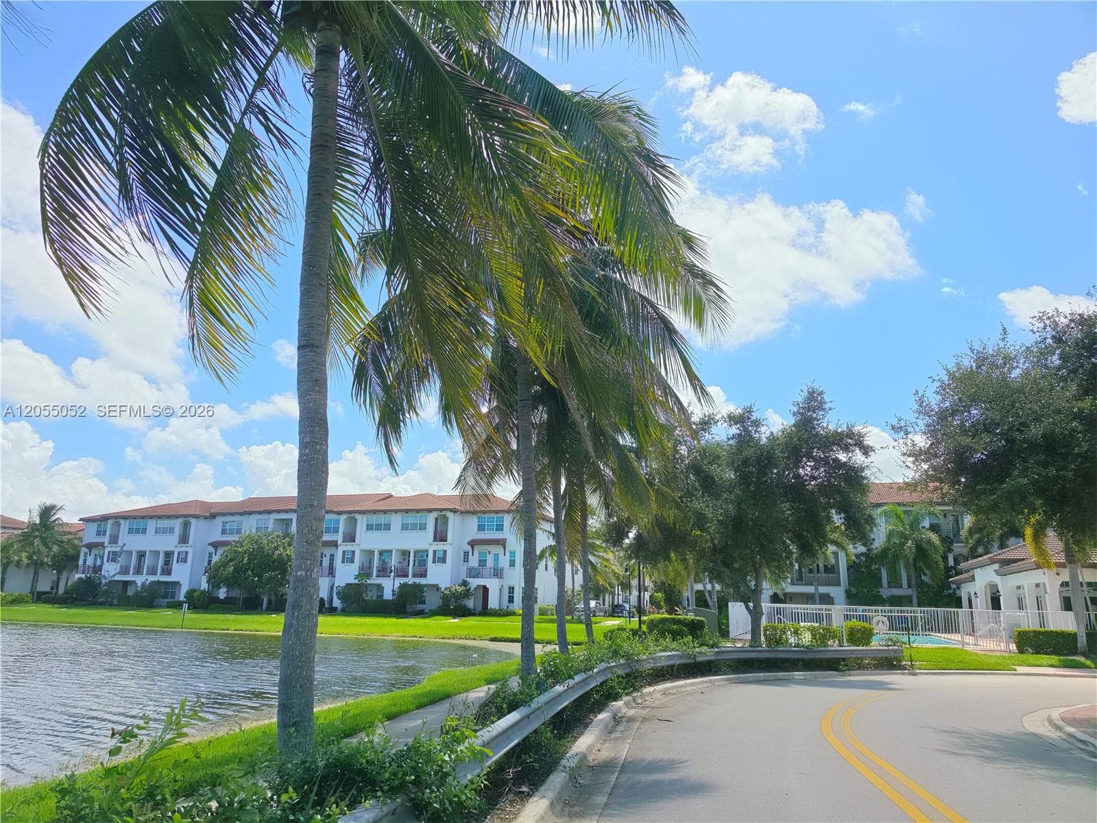 2813 SW 119th Way, Miramar, FL 33025 photo 2