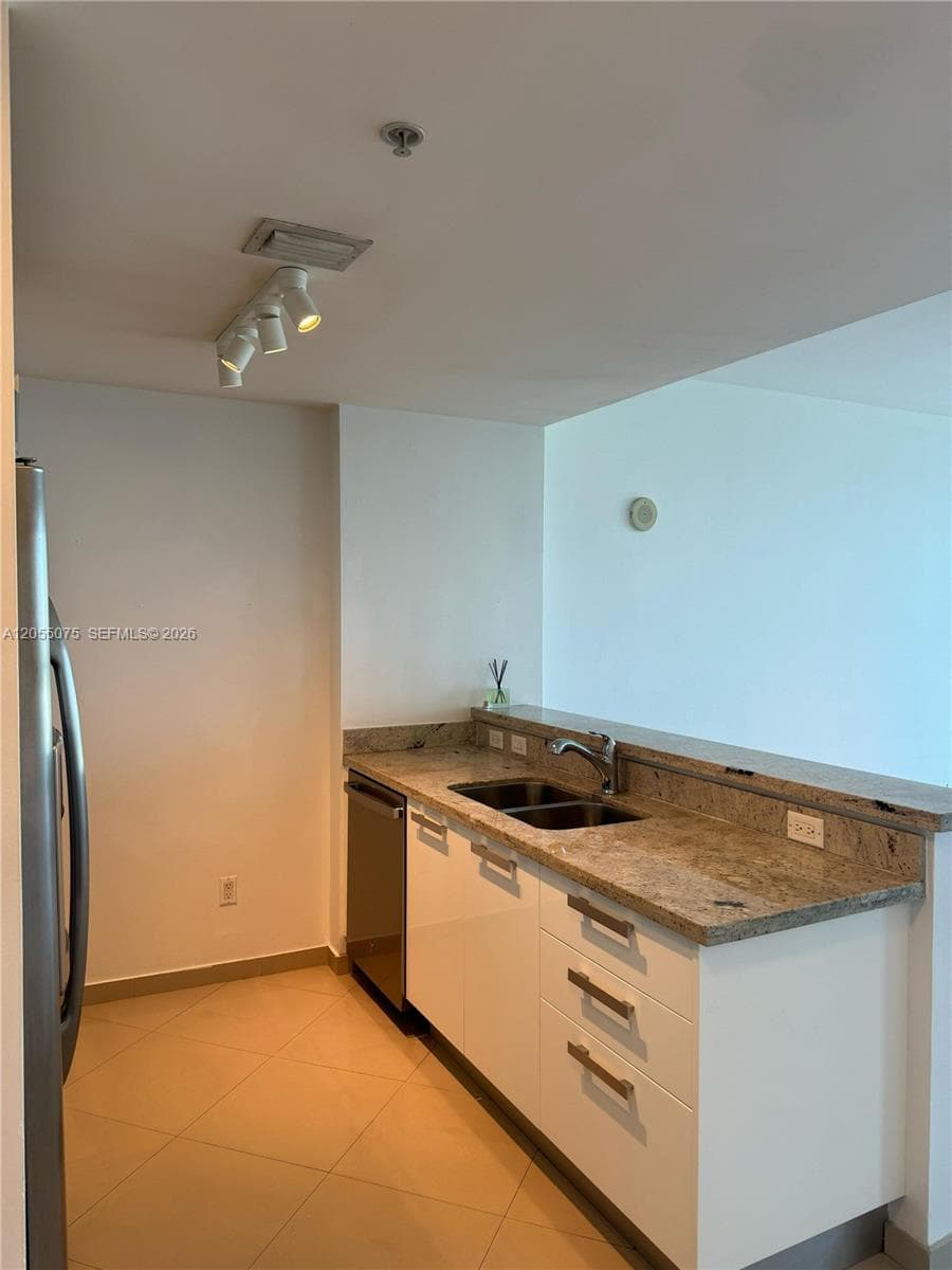 601 NE 36th St # 1205, Miami, FL 33137 photo 5