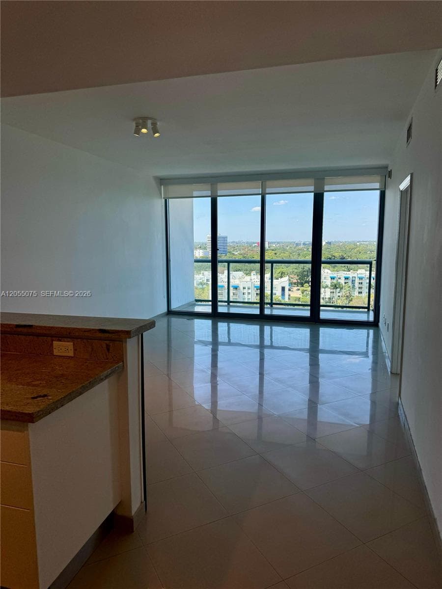 601 NE 36th St # 1205, Miami, FL 33137 photo 4