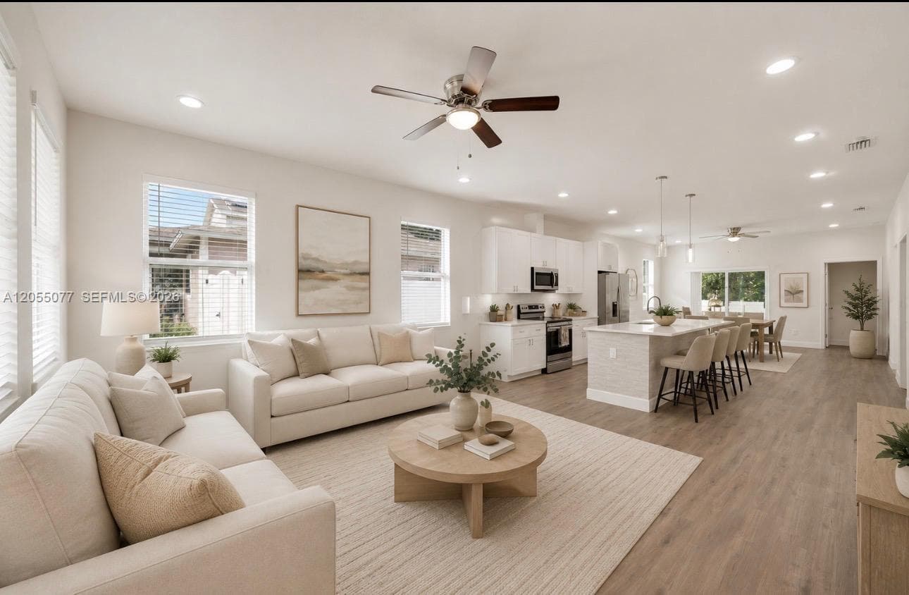 3706 WIGGINS LEAF ST, Tampa, FL 33619 photo 2