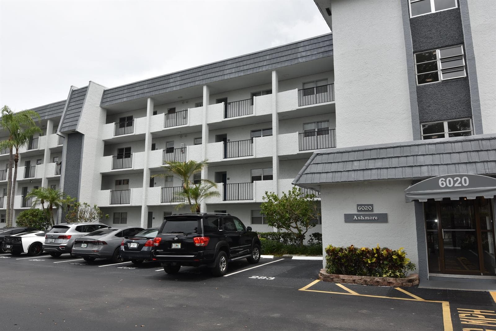 6020 NW 44th Street # 304, Lauderhill, FL 33319 photo 2
