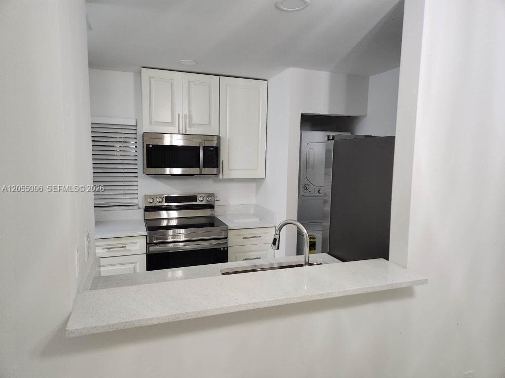 11643 NW 11th St, Pembroke Pines, FL 33026 photo 3