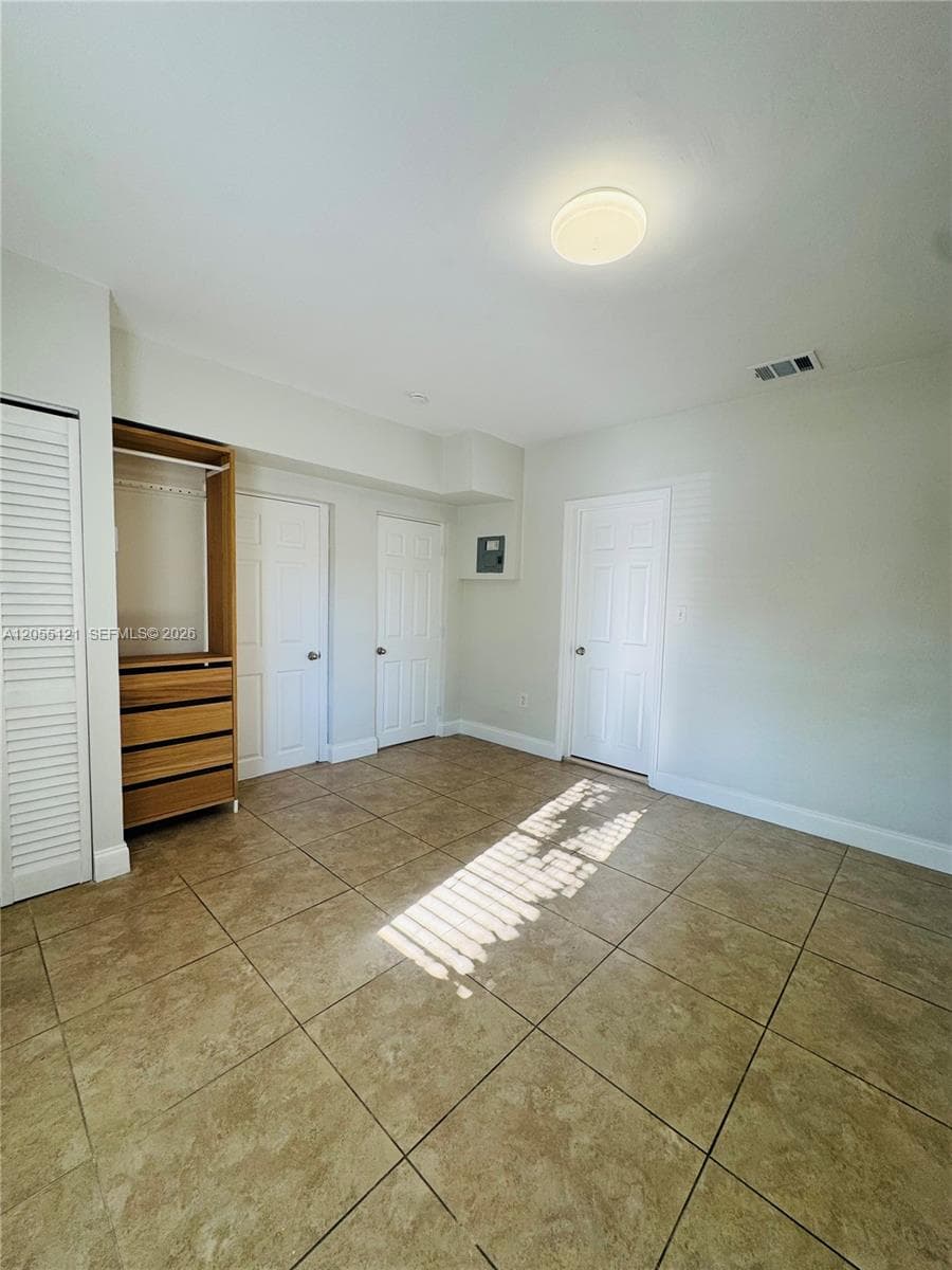 2816 Pine Tree Dr # 3, Miami Beach, FL 33140 photo 5