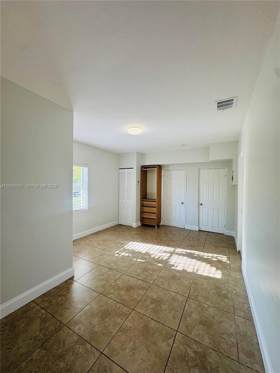 2816 Pine Tree Dr # 3, Miami Beach, FL 33140 photo 4