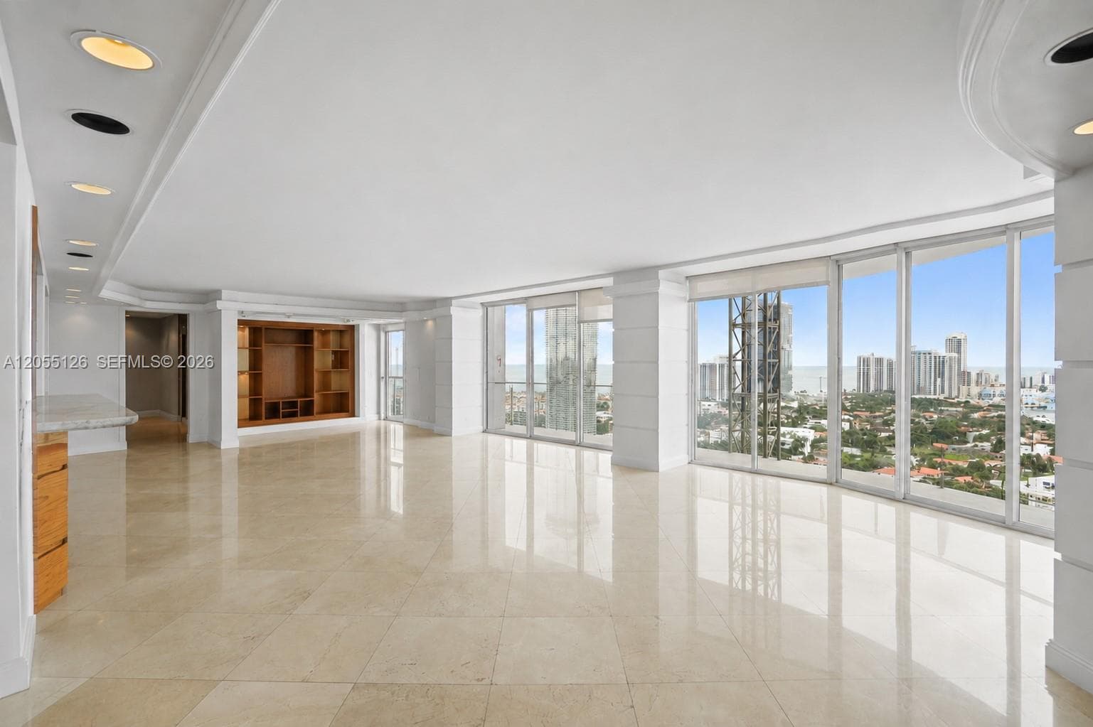 Turnberry Towers photo 4
