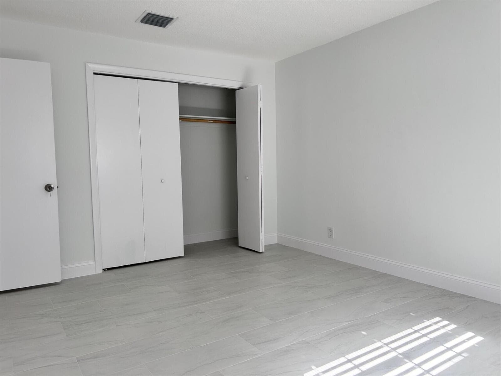 402 Lake Shore Drive # 103, Lake Park, FL 33403 photo 4