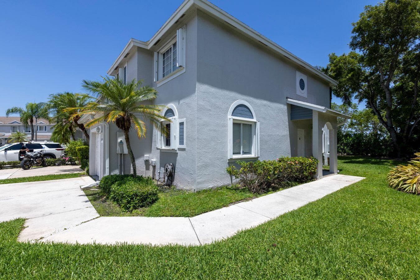 1130 SW 44th Avenue, Deerfield Beach, FL 33442 photo 2