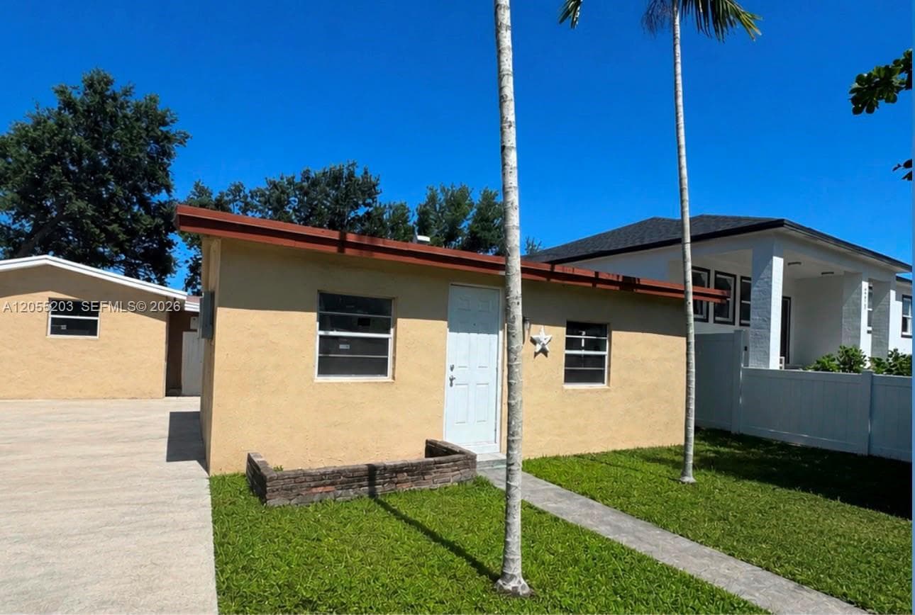 217 NW 14th Ct # 0, Dania Beach, FL 33004