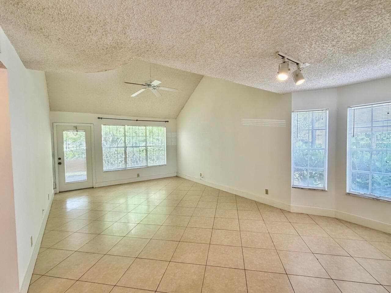 6308 La Costa Drive # D, Boca Raton, FL 33433 photo 2