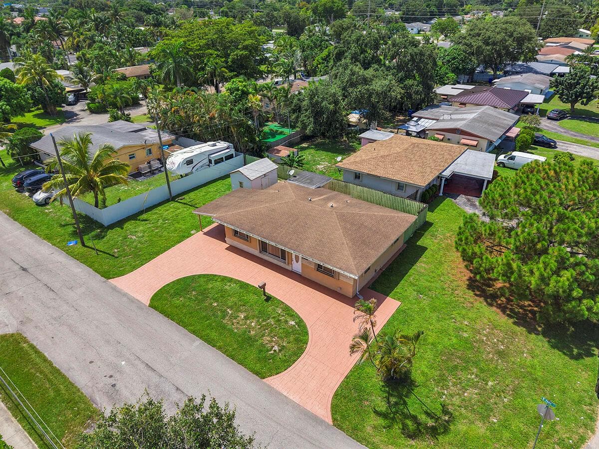 2100 N 57TH Avenue, Hollywood, FL 33021 photo 5