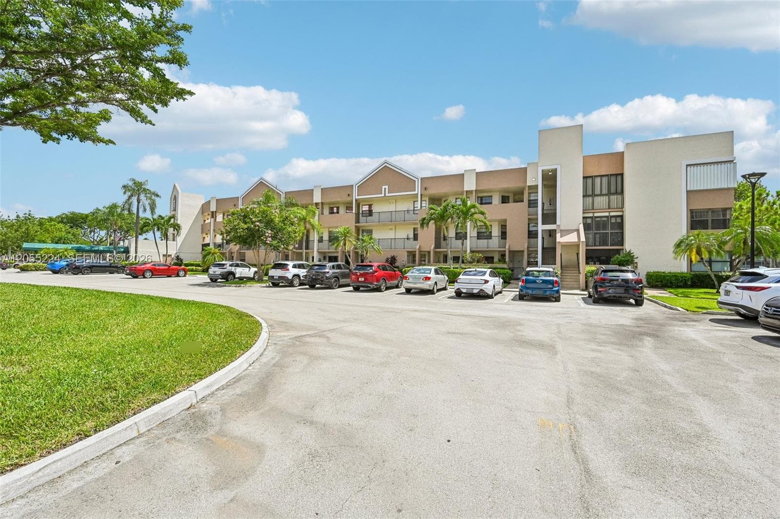 7468 Fairfax Dr # 302, Tamarac, FL 33321 photo 4