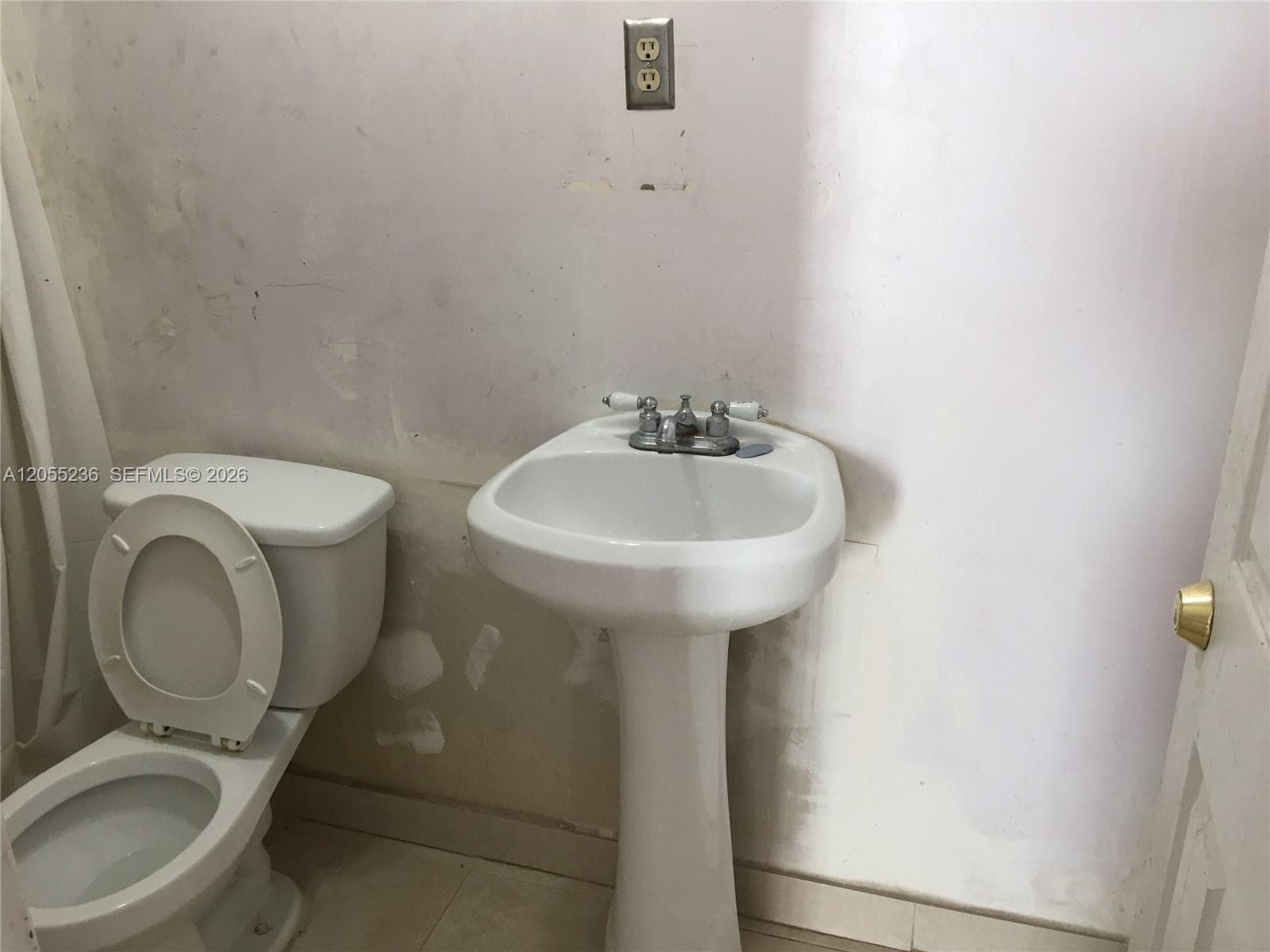 817 SW 8th St, Miami, FL 33130 photo 3