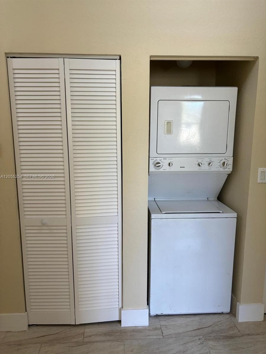 1568 SE 26th St # 204, Homestead, FL 33035 photo 2