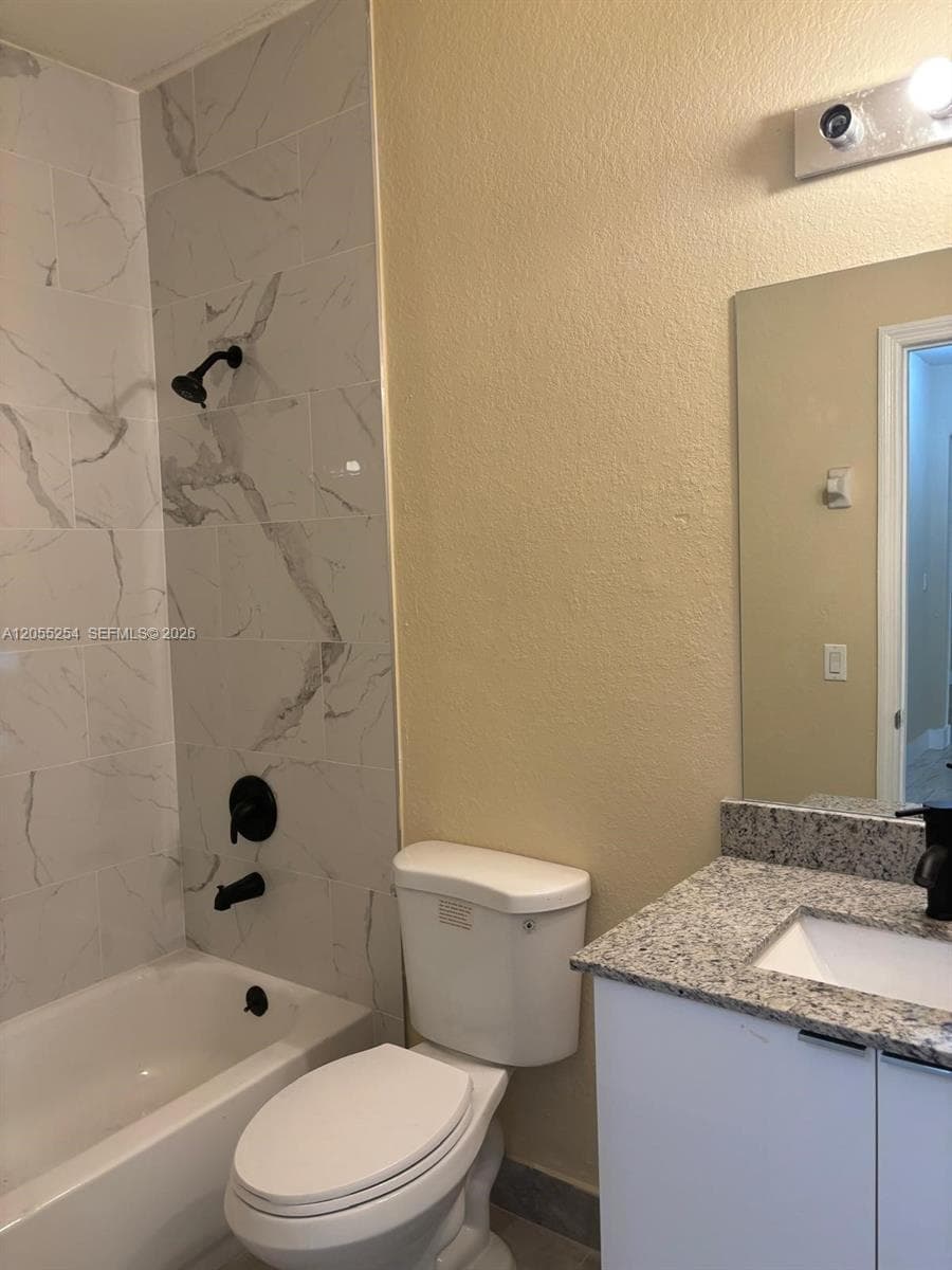 1568 SE 26th St # 204, Homestead, FL 33035 photo 5