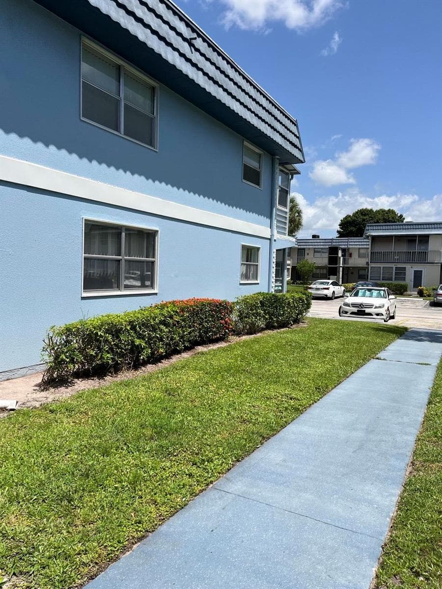 251 F Brittany # F, Delray Beach, FL 33446 photo 2