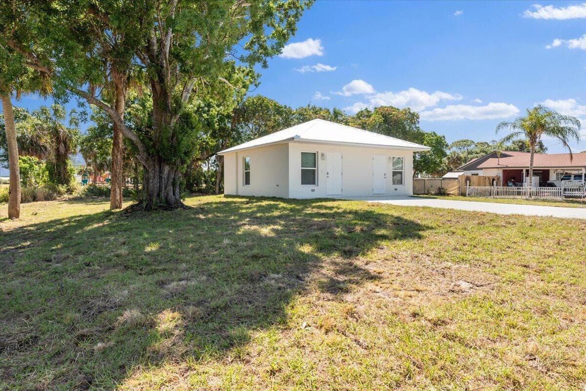 4576 30TH Avenue, Vero Beach, FL 32967 photo 3