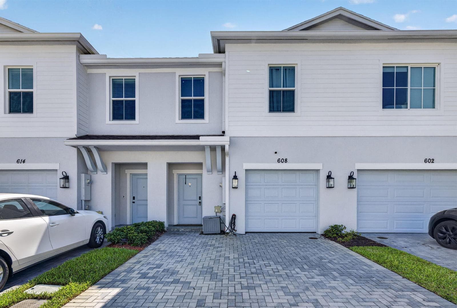 608 NE WATERS EDGE Lane, Port St. Lucie, FL 34983
