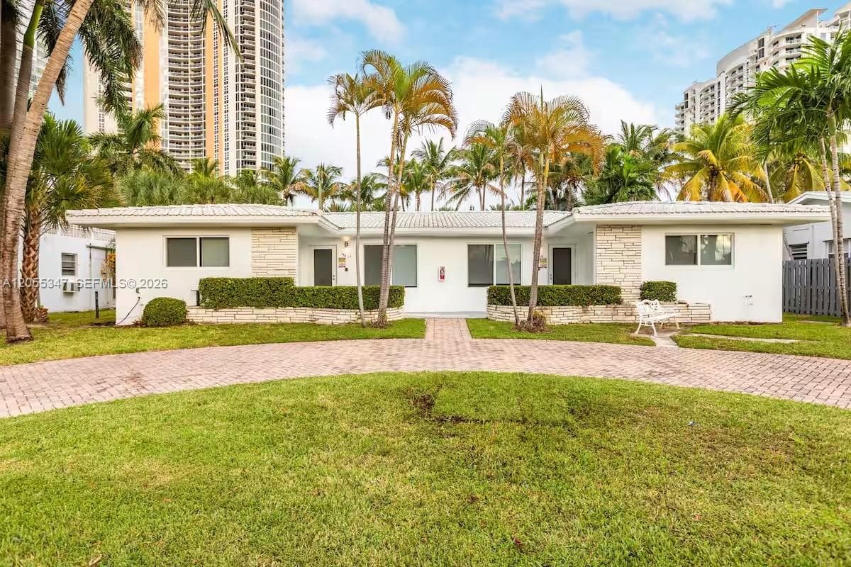 18815 Atlantic Blvd, Sunny Isles Beach, FL 33160 photo 5