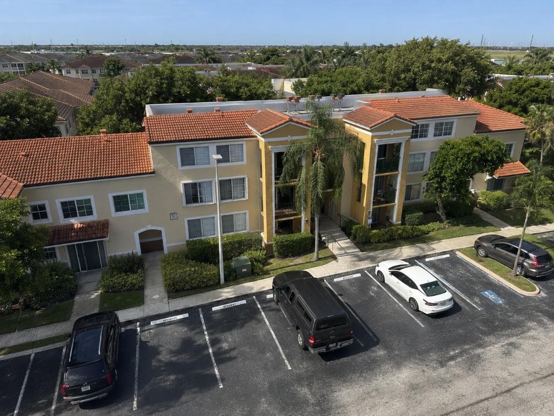 103 Yacht Club Way # 208, Hypoluxo, FL 33462