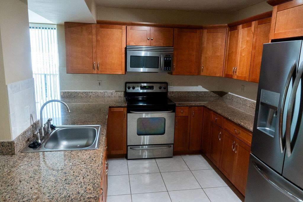 200 LESLIE Drive # 819, Hallandale Beach, FL 33009 photo 4