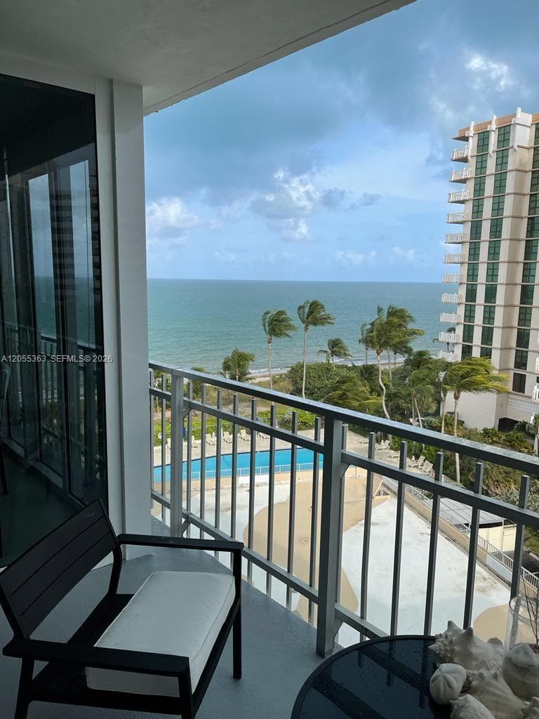 600 Grapetree Dr # 7CS, Key Biscayne, FL 33149 photo 2