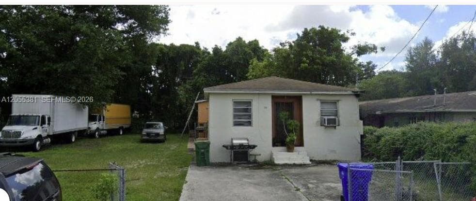 722 / 724 NW 53rd St, Miami, FL 33127 photo 3