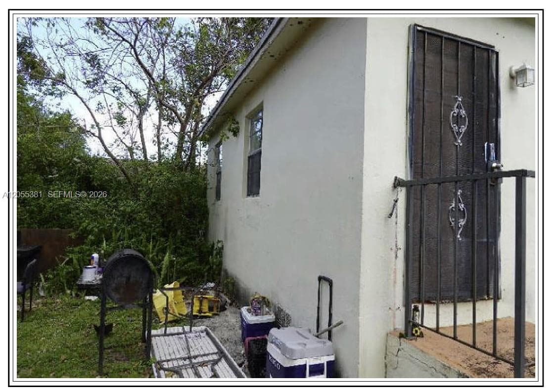 722 / 724 NW 53rd St, Miami, FL 33127 photo 4