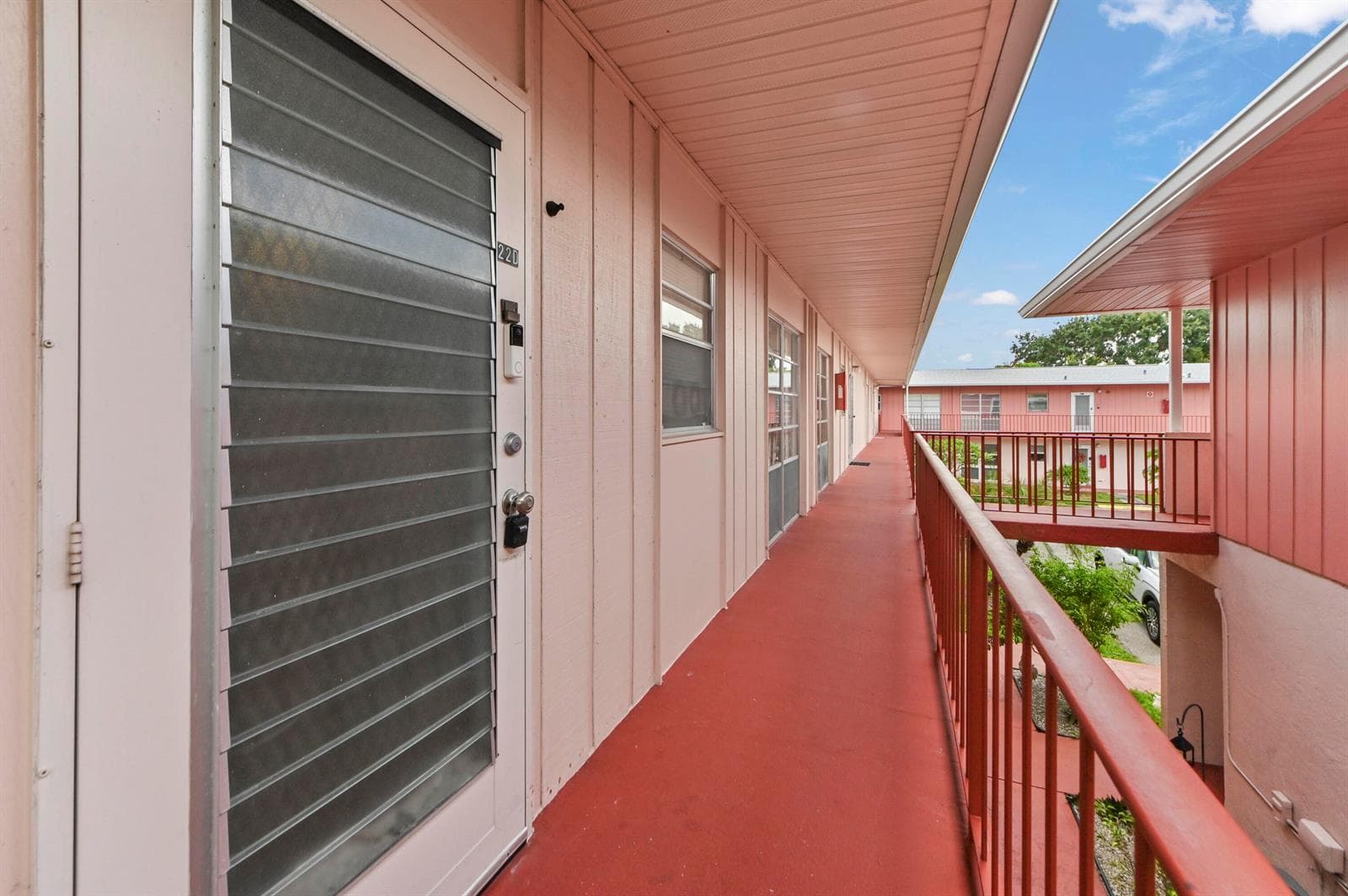 22 Golfs Edge D, West Palm Beach, FL 33417 photo 2