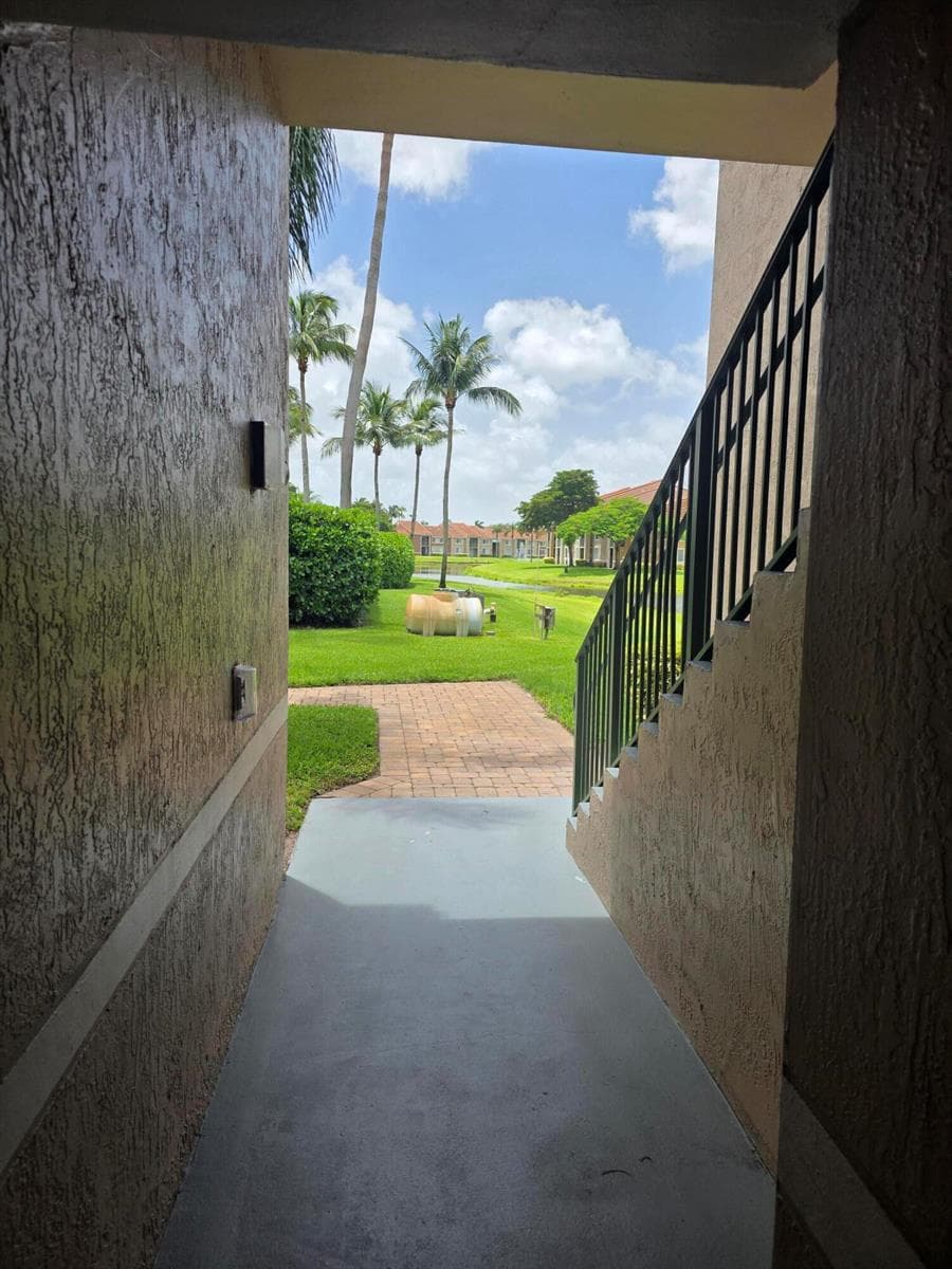 7824 SONOMA SPRINGS Circle # 104, Lake Worth, FL 33463 photo 3