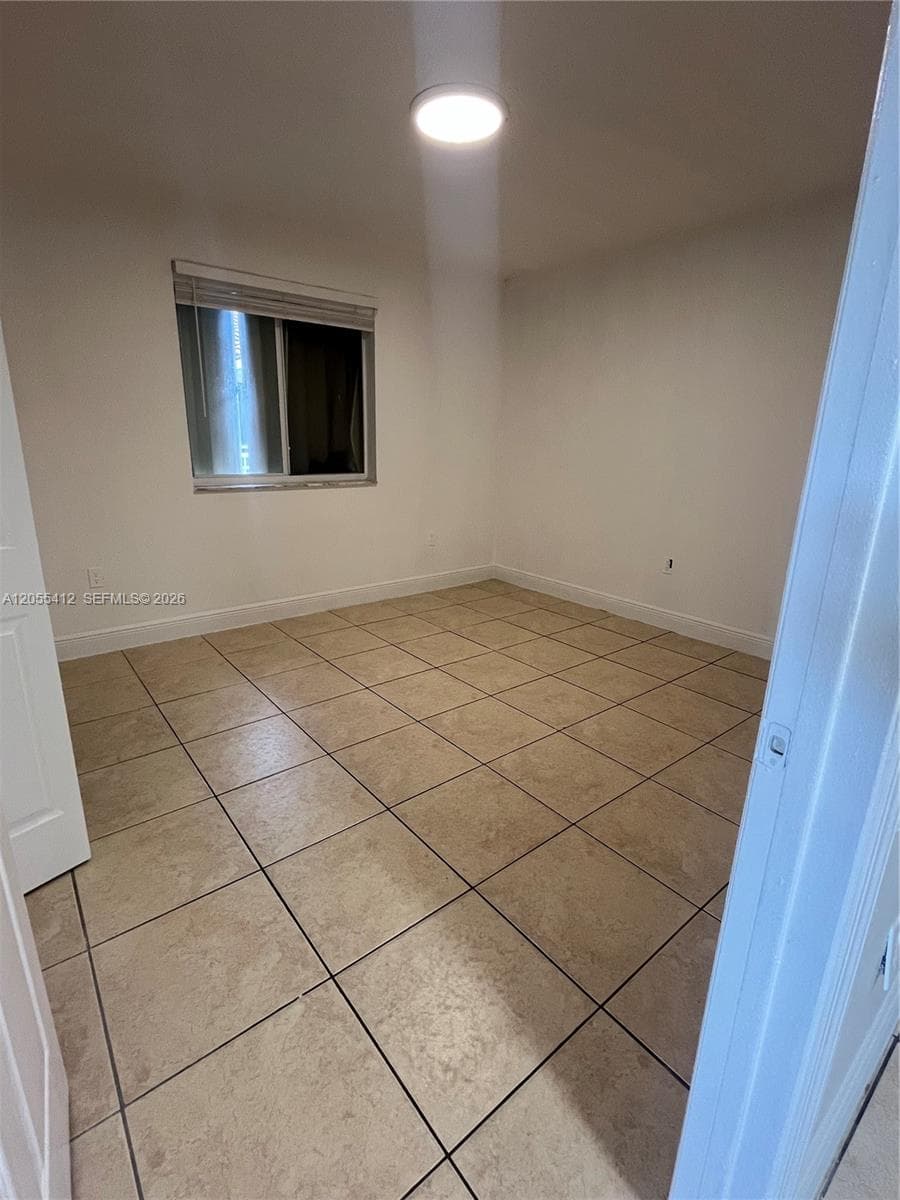 2185 NW 16th Ter # 7, Miami, FL 33125 photo 2