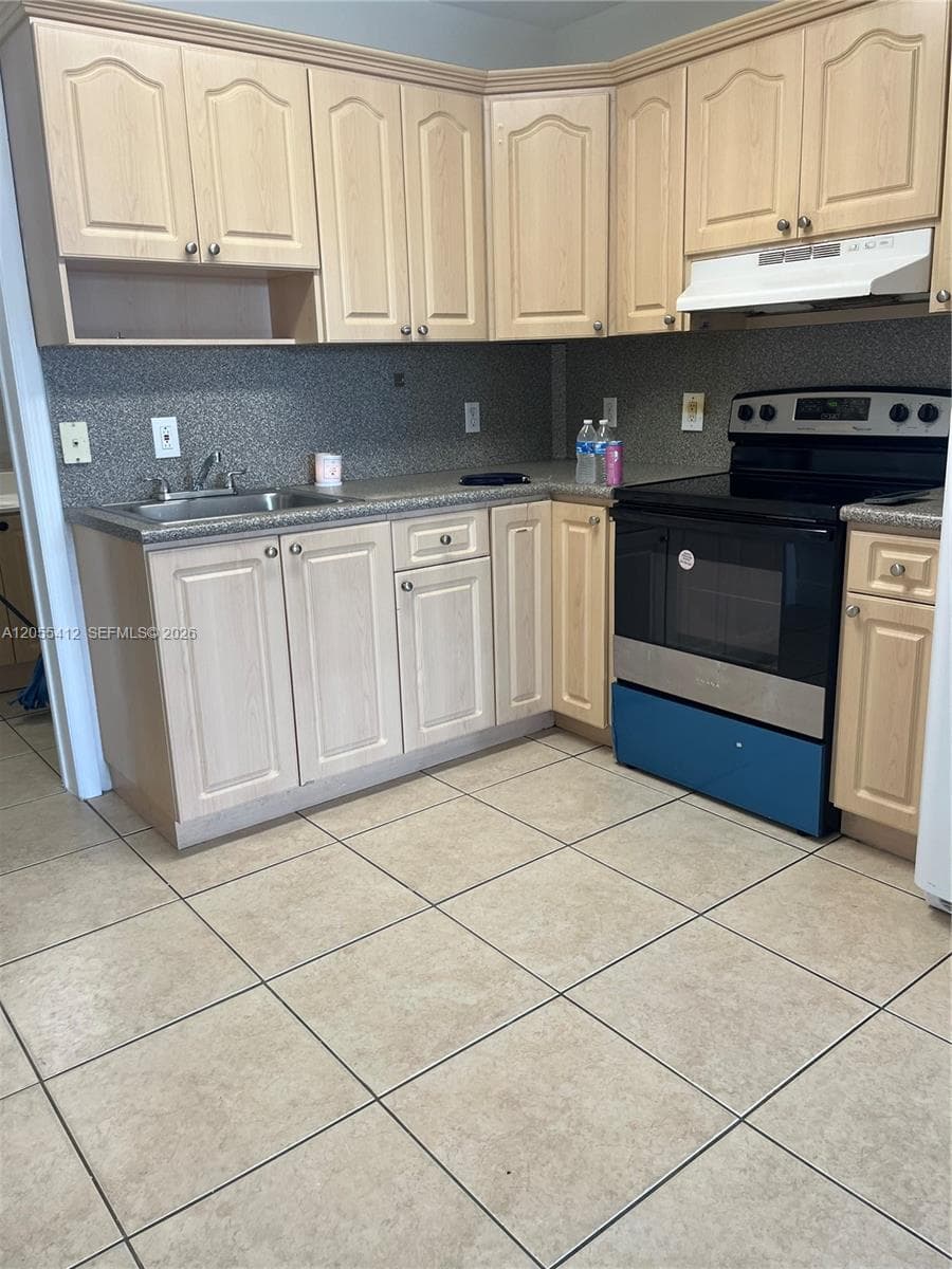 2185 NW 16th Ter # 7, Miami, FL 33125 photo 5