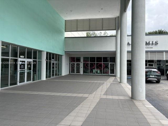 14028 SW 8th St, Miami, FL 33184 photo 4
