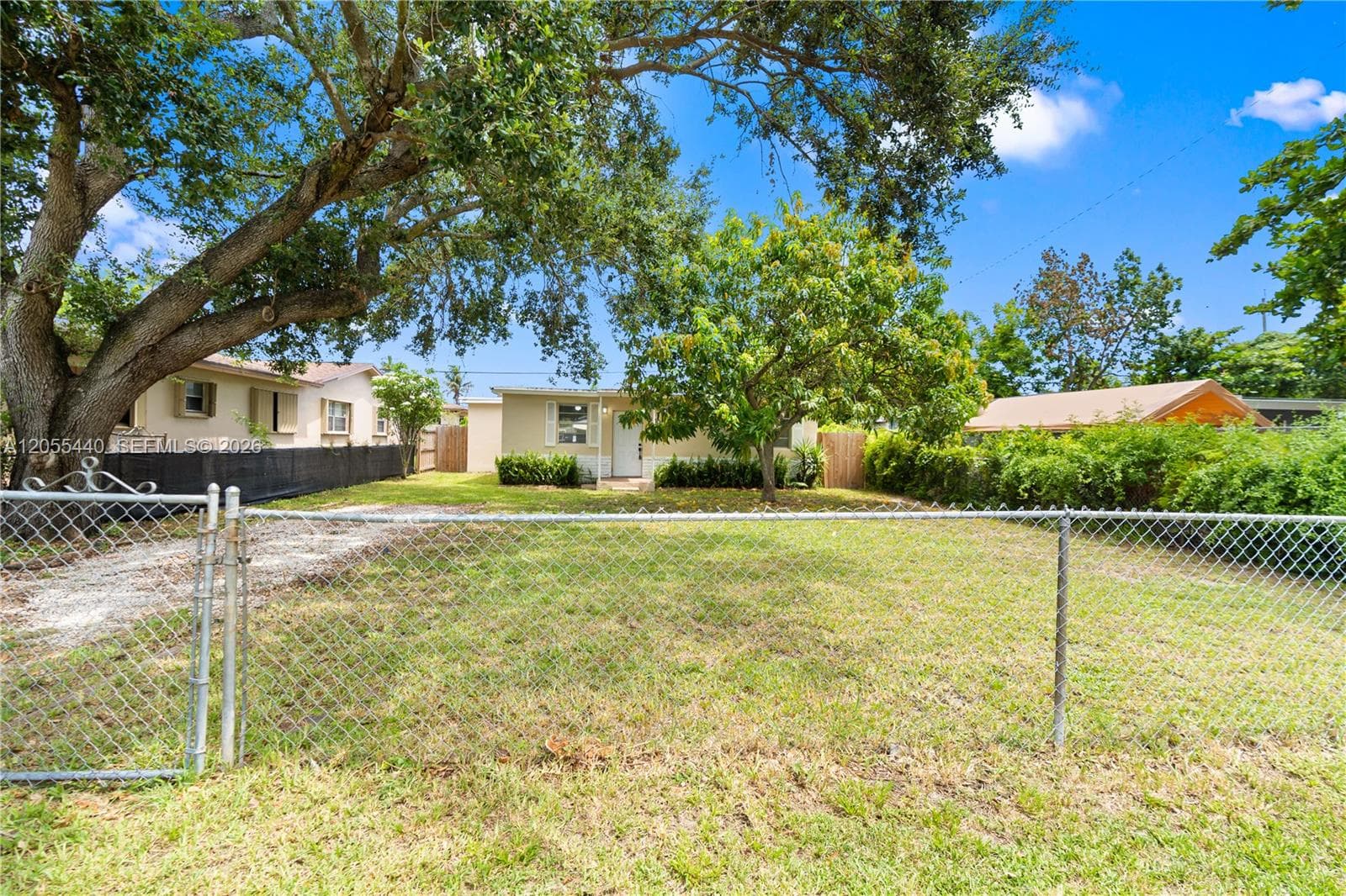 6109 SW 40th Ct, Miramar, FL 33023 photo 2