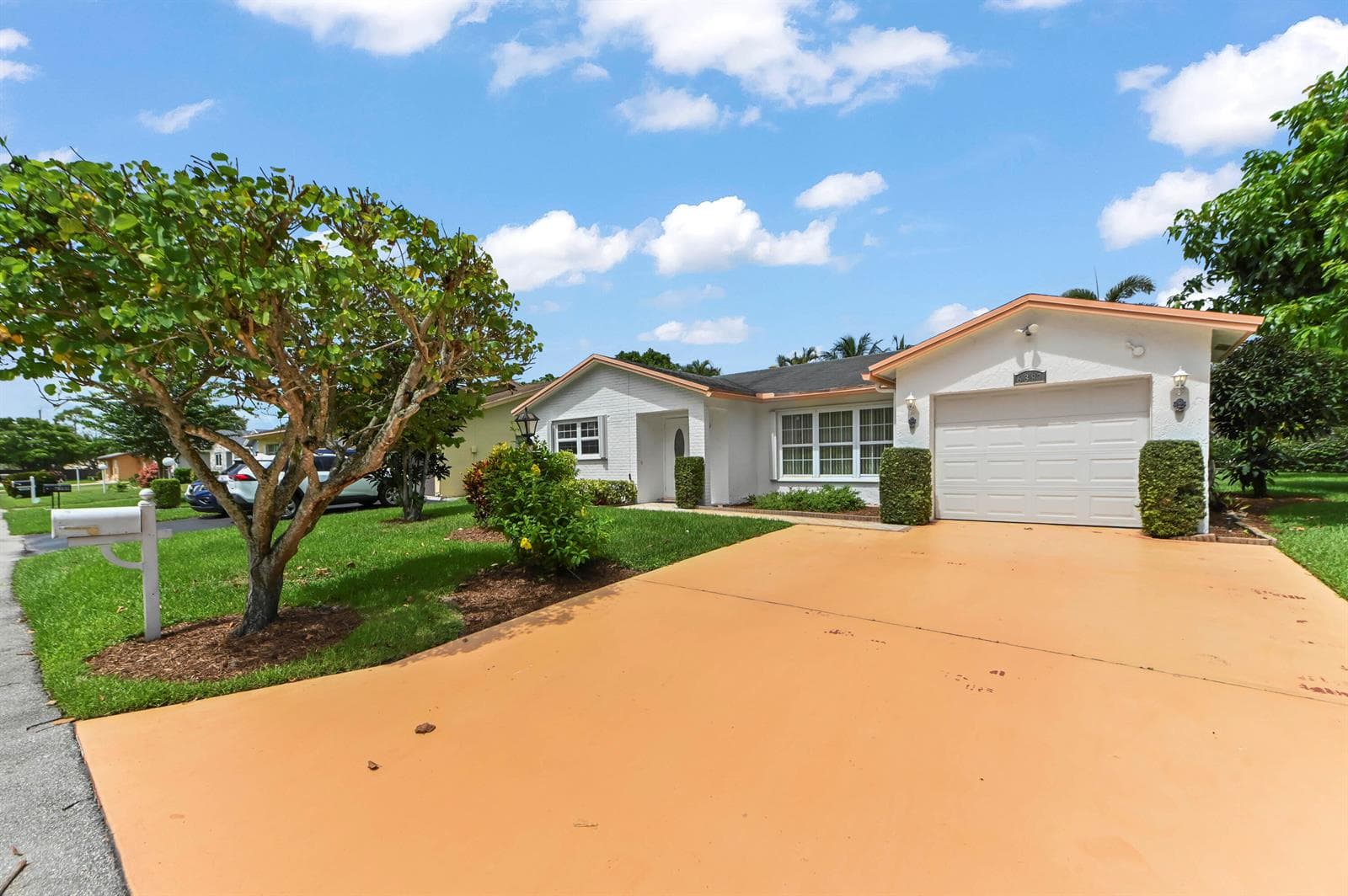 6387 Summer Sky Lane, FL 33463 photo 2