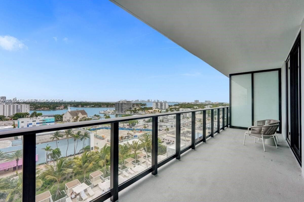 580 72ND # 1004, Miami Beach, FL 33141 photo 2