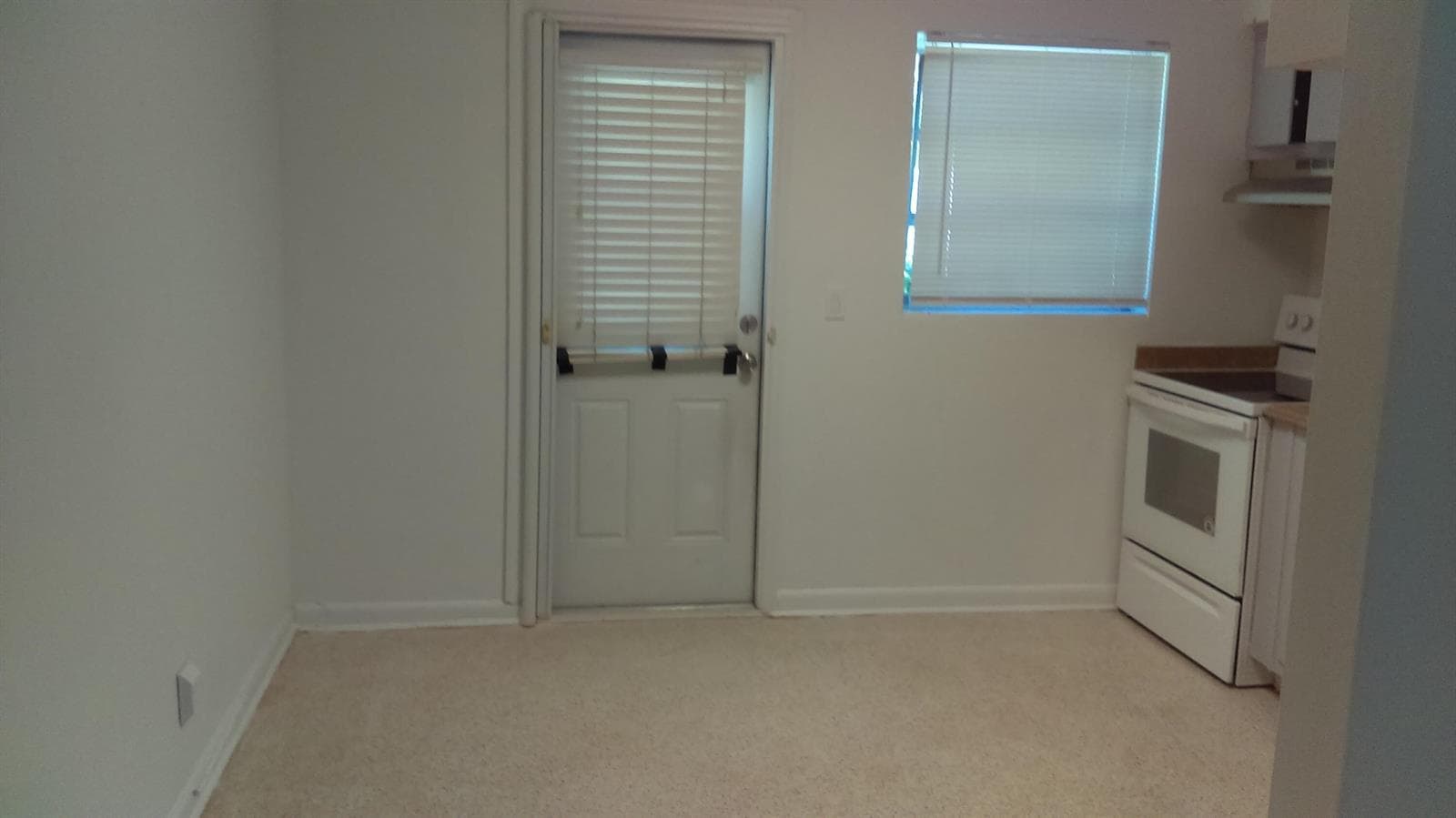 828 PROSPERITY FARMS Road, North Palm Beach, FL 33408 photo 3