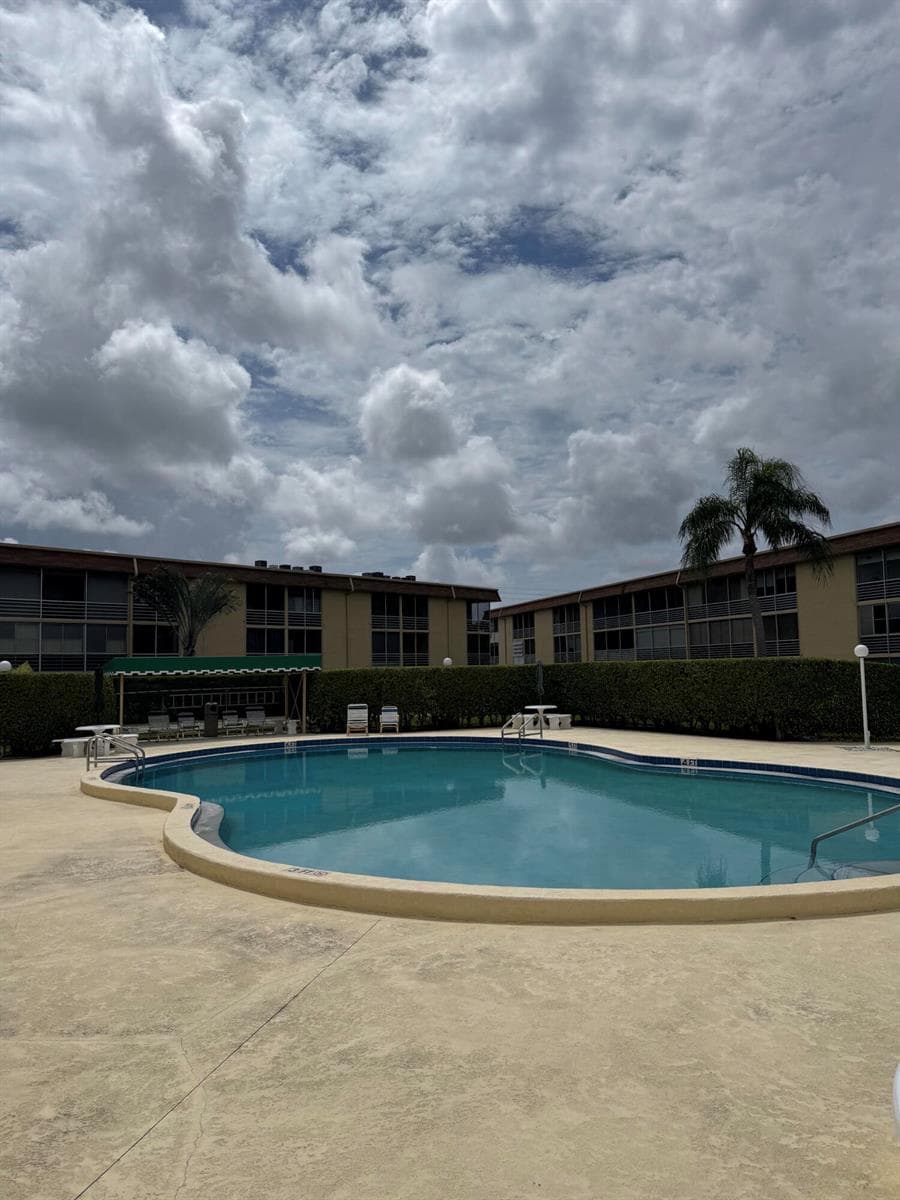 700 VILLAGE GREEN Court # 221, Palm Springs, FL 33461 photo 2