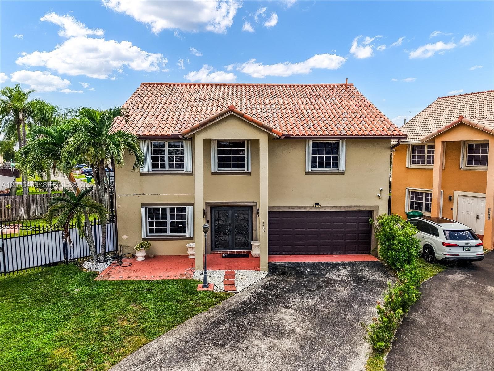 7733 NW 192 St, Hialeah, FL 33015 photo 2