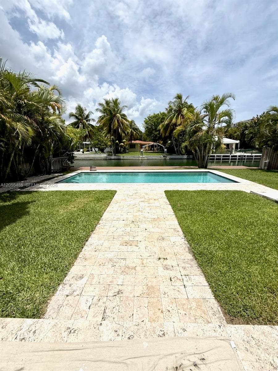 1365 DAYTONIA RD, Miami Beach, FL 33141 photo 4