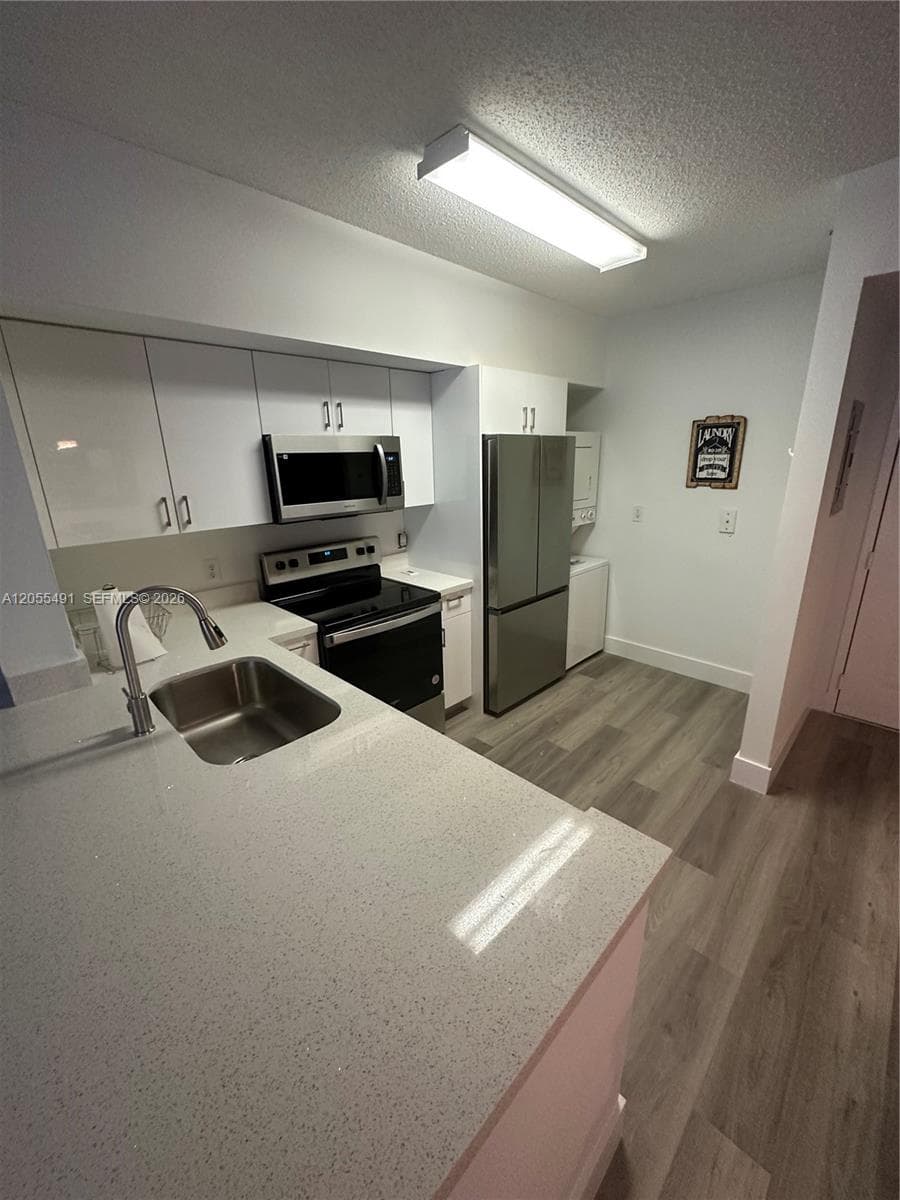 5085 NW 7th St # 410, Miami, FL 33126 photo 2
