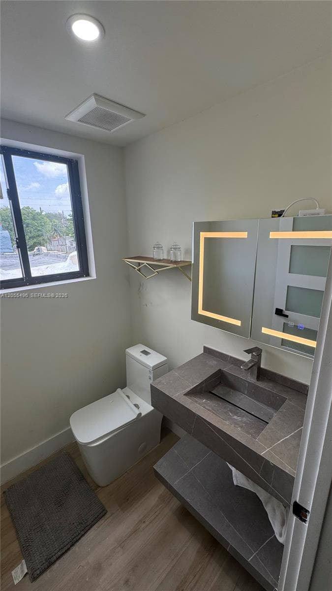 1244 NW 32nd St, Miami, FL 33142 photo 4