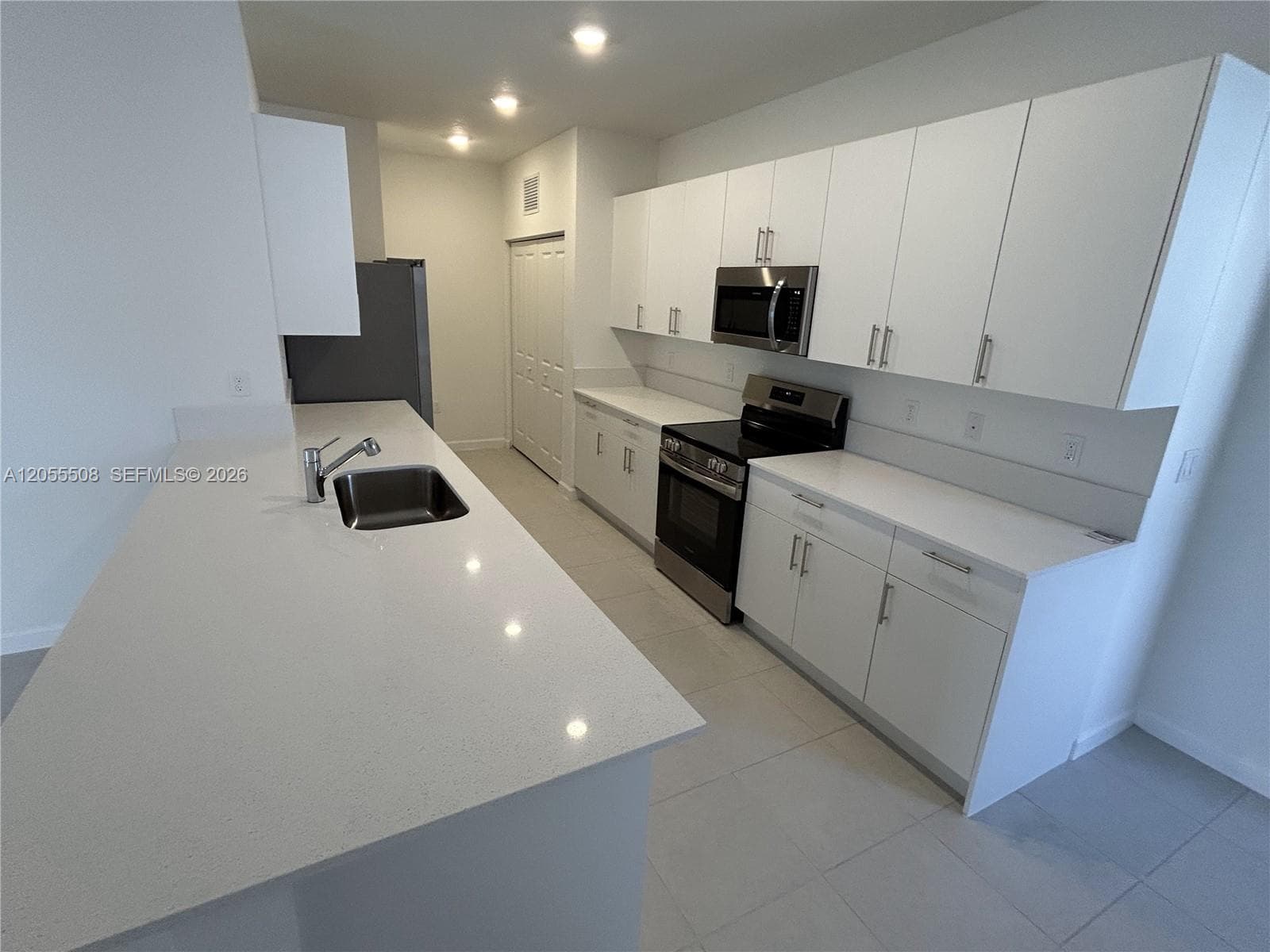 3000 Park Pl, Dania Beach, FL 33312 photo 2