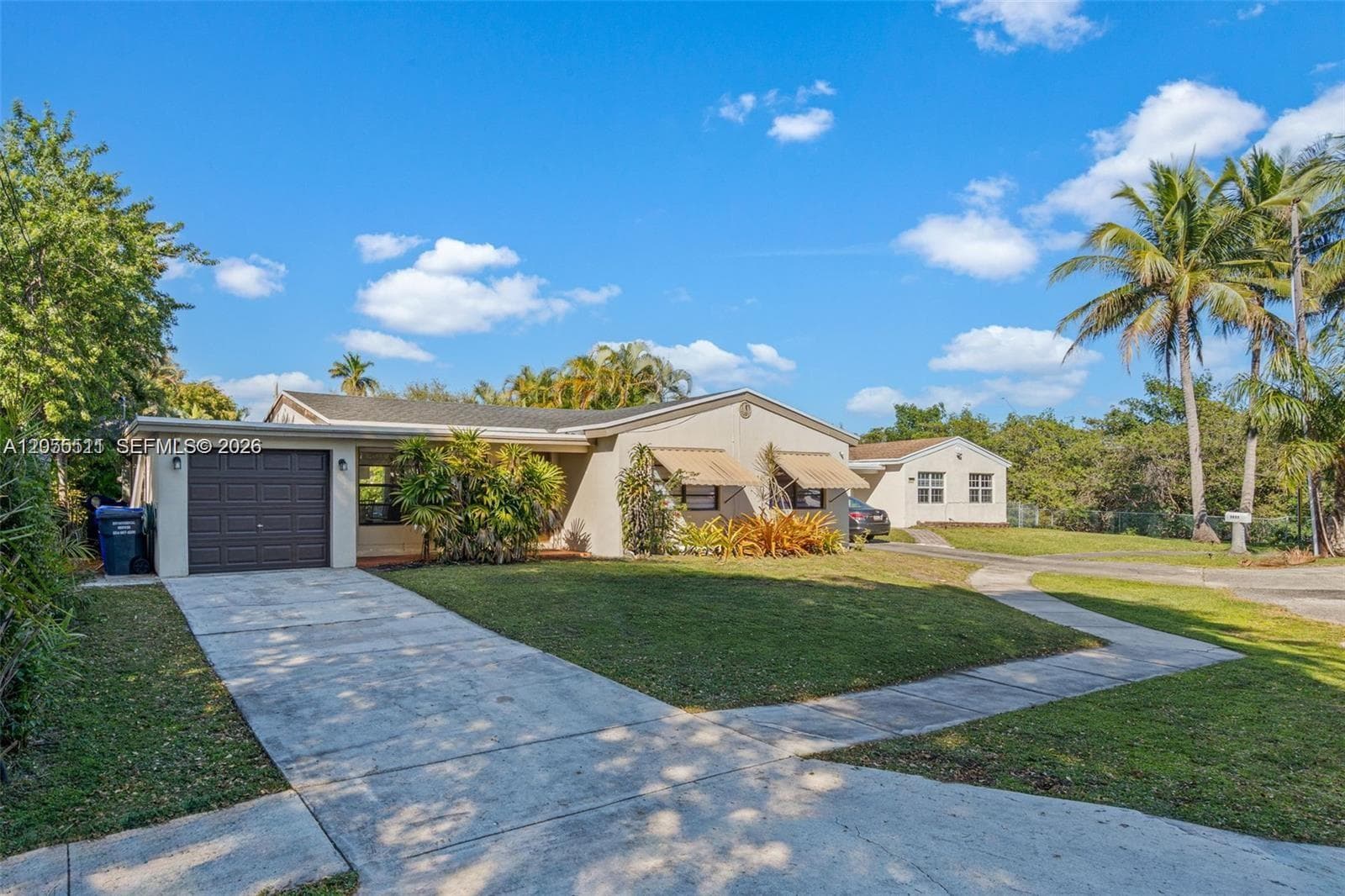 3035 Hayes St, Hollywood, FL 33021 photo 2